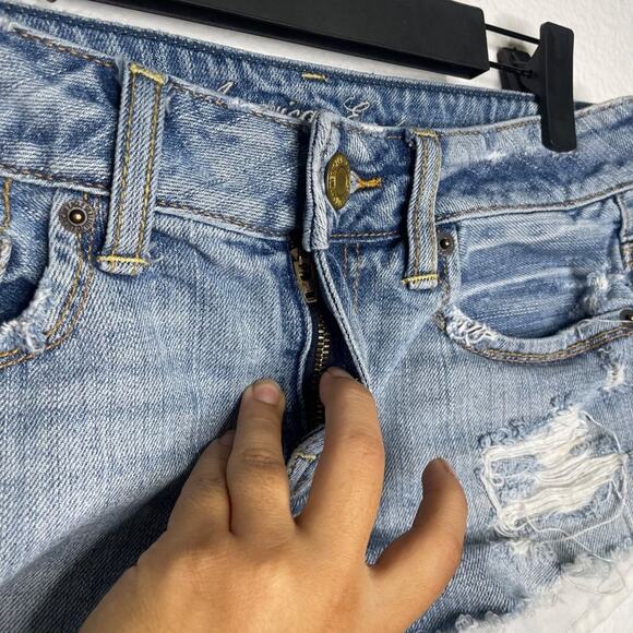 American Eagle Womens Bottoms Size 2 Denim Blue Medium Wash Distressed Shorts - Picture 10 of 13